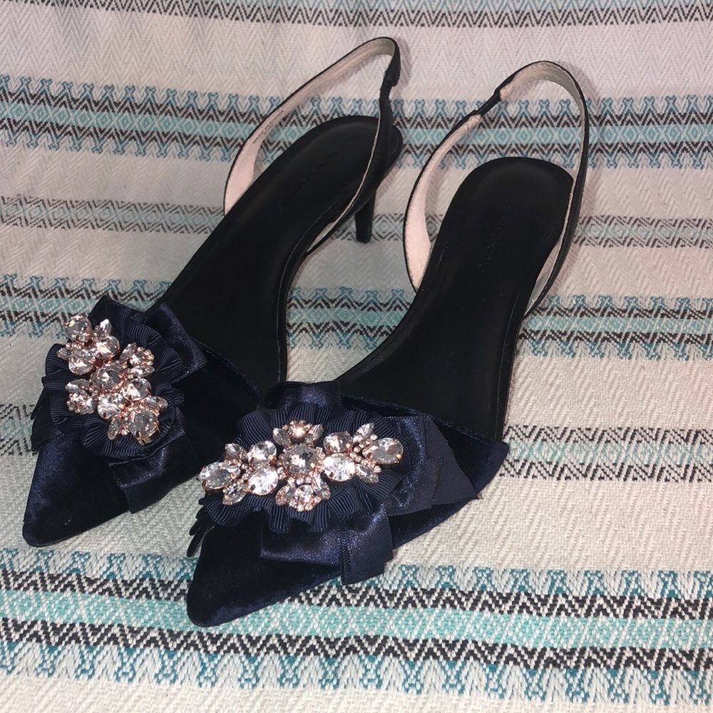 Banana Republic HedyToo Navy pumps size 9.5
